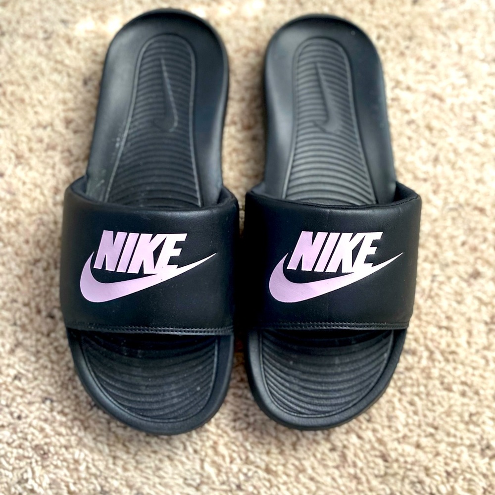 NIKE WOMEN BENASSI